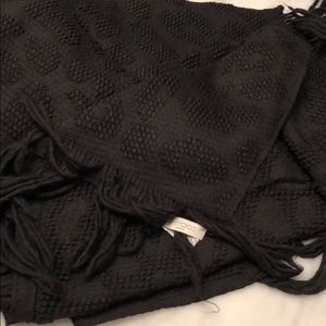 Jimmy Choo Black wool scarf with fringes